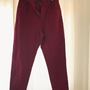 Cropped Hight Rise Mom Jeans